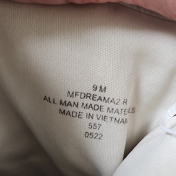 Elegant White Ankle Boots, Size 9 - Picture 7 of 7